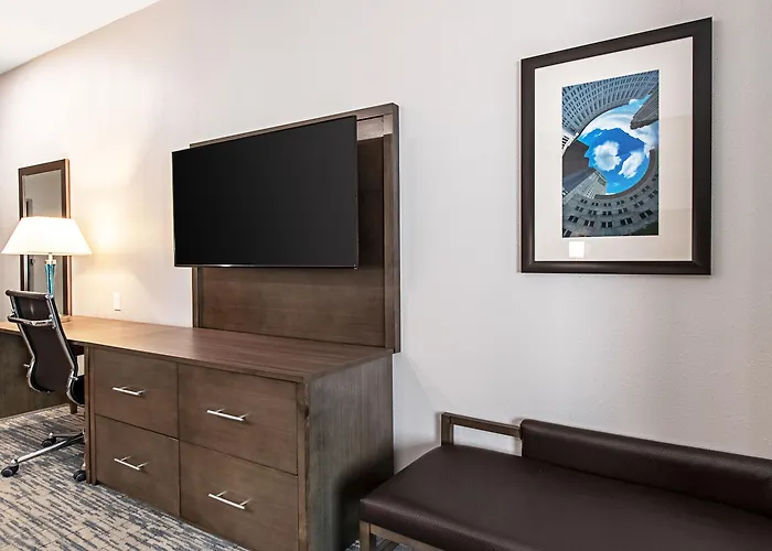 Comfort Suites Grove City - Columbus South
